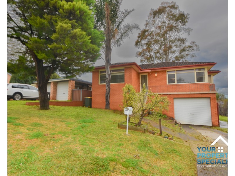 77 Pinaroo Crescent, Bradbury NSW 2560