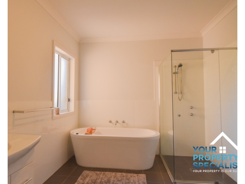 14 Yewens Circuit, Grasmere NSW 2570