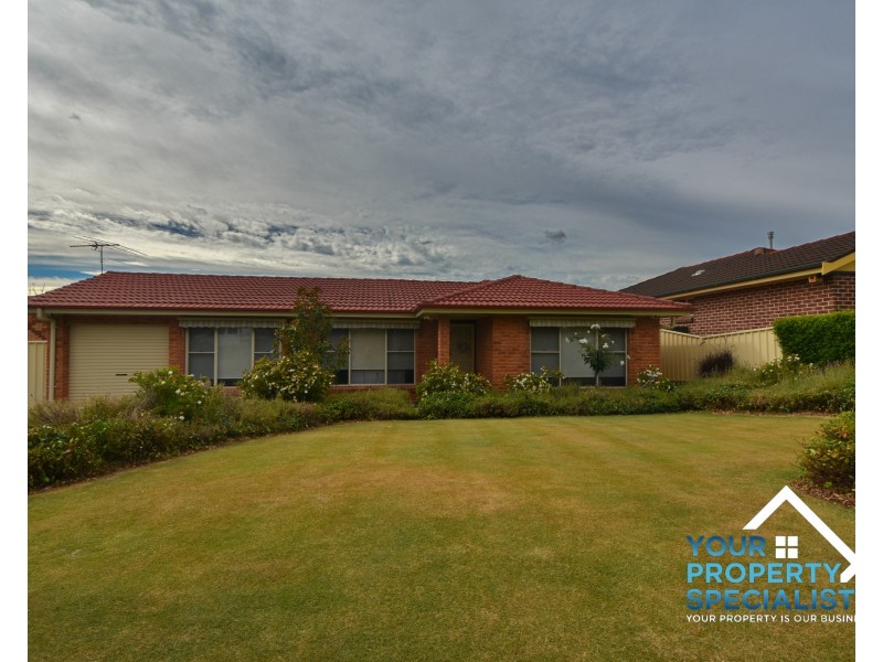 33 Columbia Street, Kearns NSW 2558