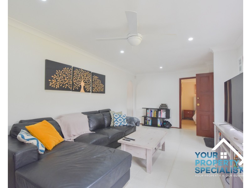 33 Columbia Street, Kearns NSW 2558