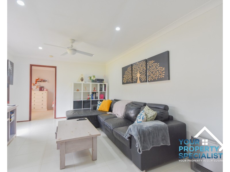 33 Columbia Street, Kearns NSW 2558