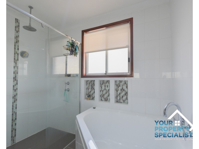 33 Columbia Street, Kearns NSW 2558