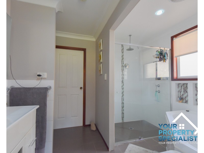 33 Columbia Street, Kearns NSW 2558