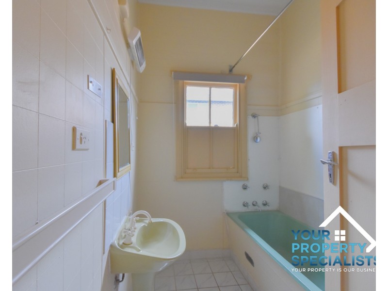 70 Moore Street, Campbelltown NSW 2560