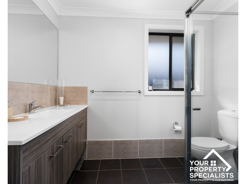4 Courtney Loop, Oran Park NSW 2570