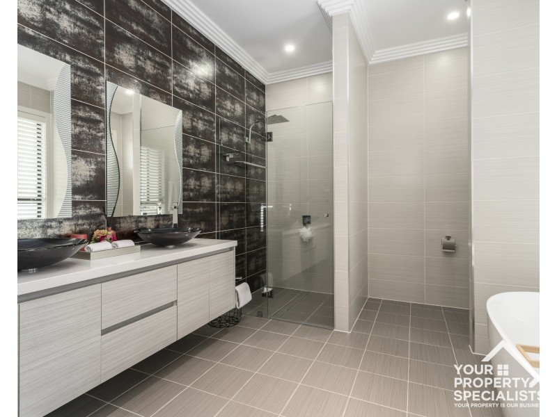 24 Chamberlain Way, Harrington Park NSW 2567