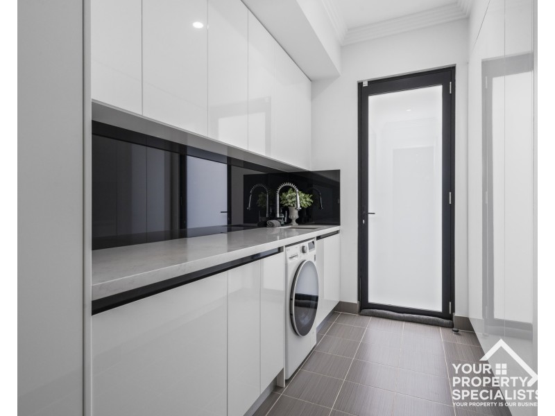 24 Chamberlain Way, Harrington Park NSW 2567