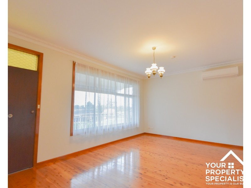 8 Tallawarra Rd, Leumeah NSW 2560