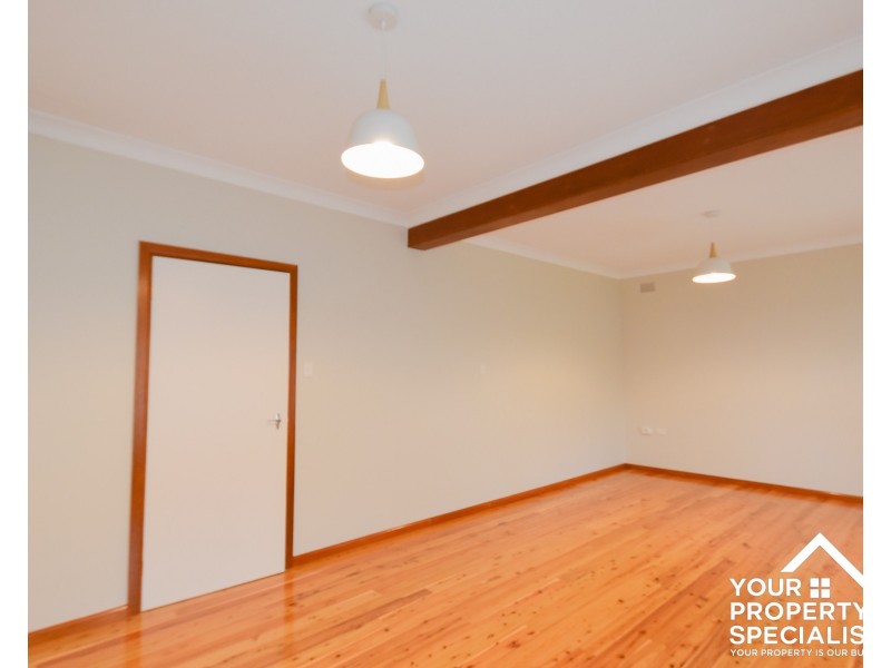 8 Tallawarra Rd, Leumeah NSW 2560