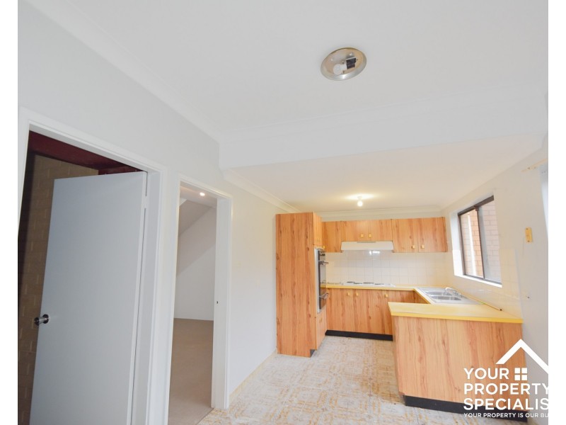 2/33 Kingsclare Street, Leumeah NSW 2560