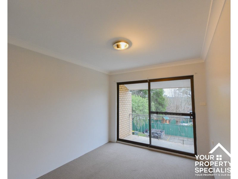 2/33 Kingsclare Street, Leumeah NSW 2560