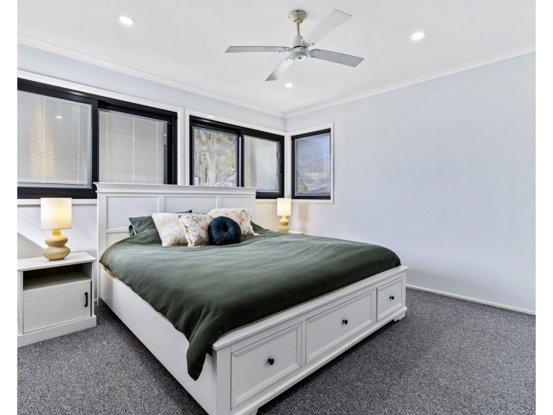 6 Balook Crescent, Bradbury NSW 2560