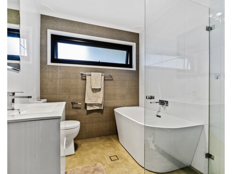 6 Balook Crescent, Bradbury NSW 2560