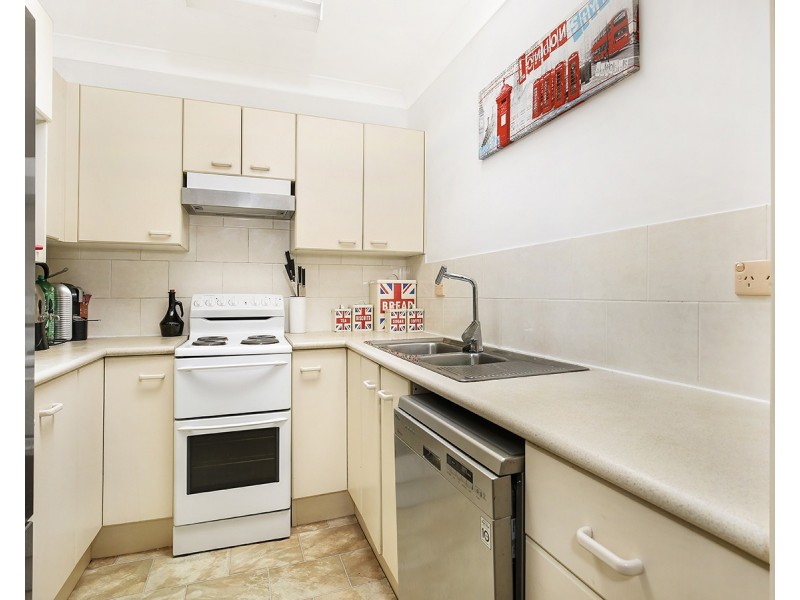 2/7 Corunna Crescent, Flinders NSW 2529