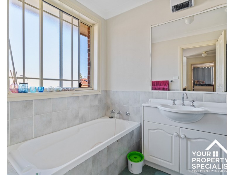 7 Salerno Place, Blairmount NSW 2559