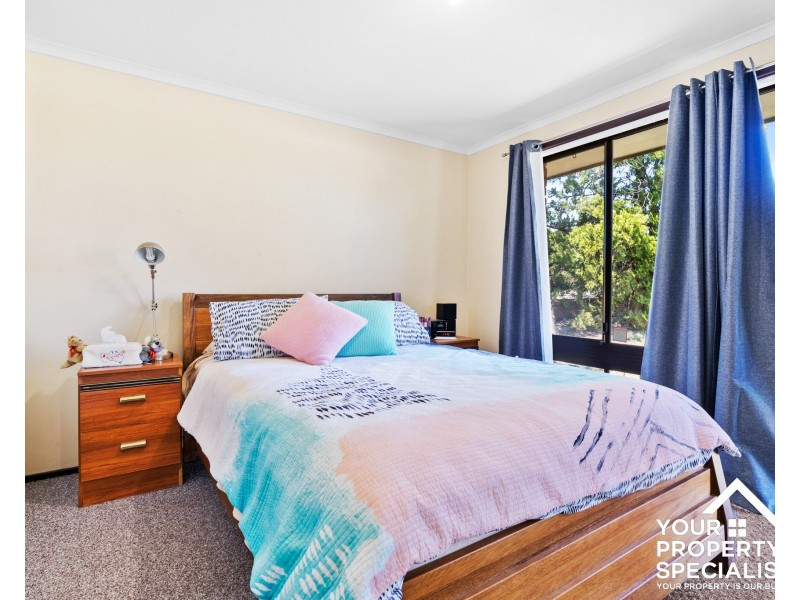 23 Lorenzo Crescent, Rosemeadow NSW 2560