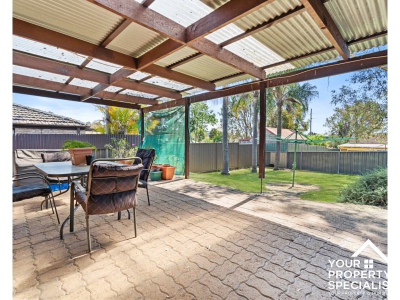 23 Lorenzo Crescent, Rosemeadow NSW 2560