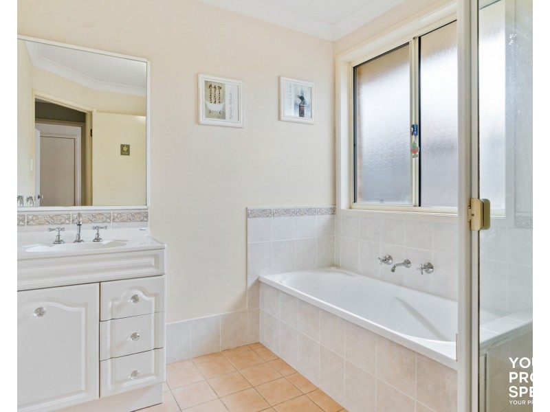 38 Montgomery Circuit, Narellan Vale NSW 2567