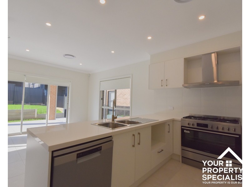 8 Boxthorn Avenue, Leppington NSW 2179