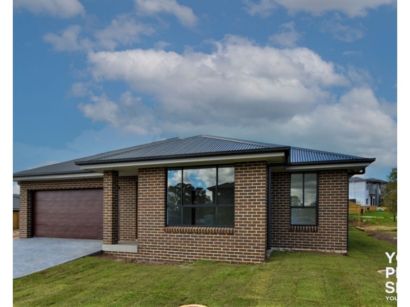 81 Arkley Crescent, Claymore NSW 2559