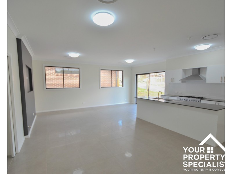 81 Arkley Crescent, Claymore NSW 2559