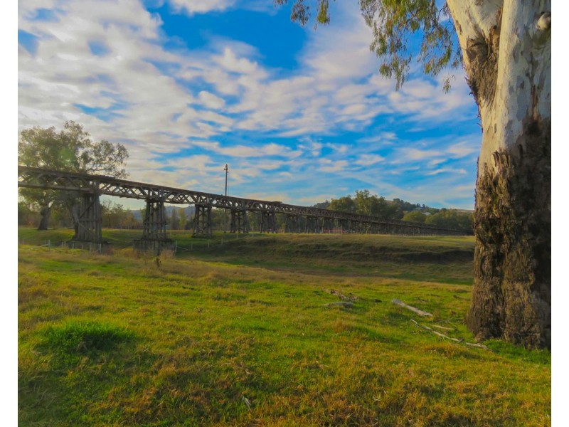 8 Landon Street, Gundagai NSW 2722