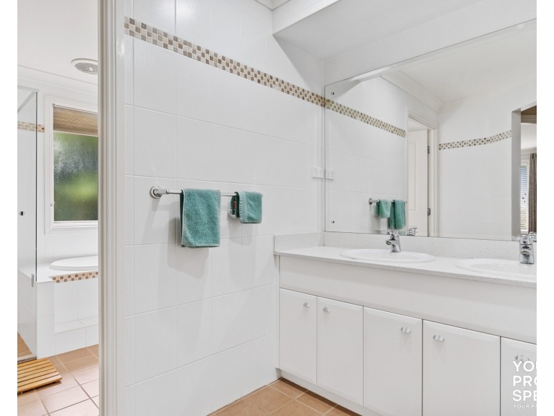 10 Hillier Close, Camden Park NSW 2570