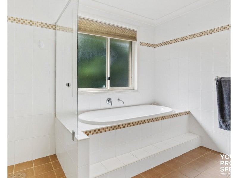 10 Hillier Close, Camden Park NSW 2570
