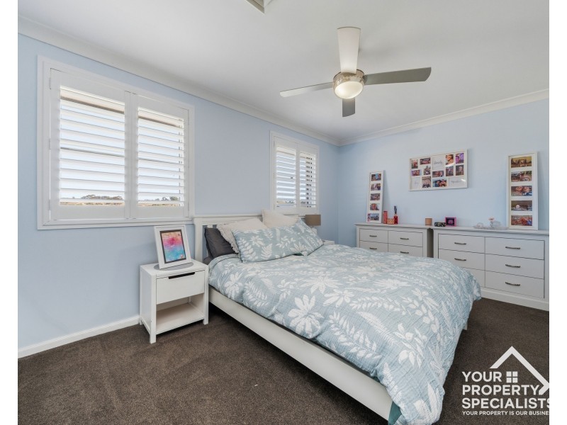 10 Thames Place, Kearns NSW 2558