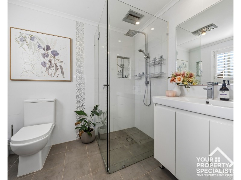 10 Thames Place, Kearns NSW 2558