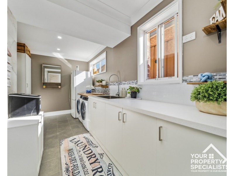 10 Thames Place, Kearns NSW 2558