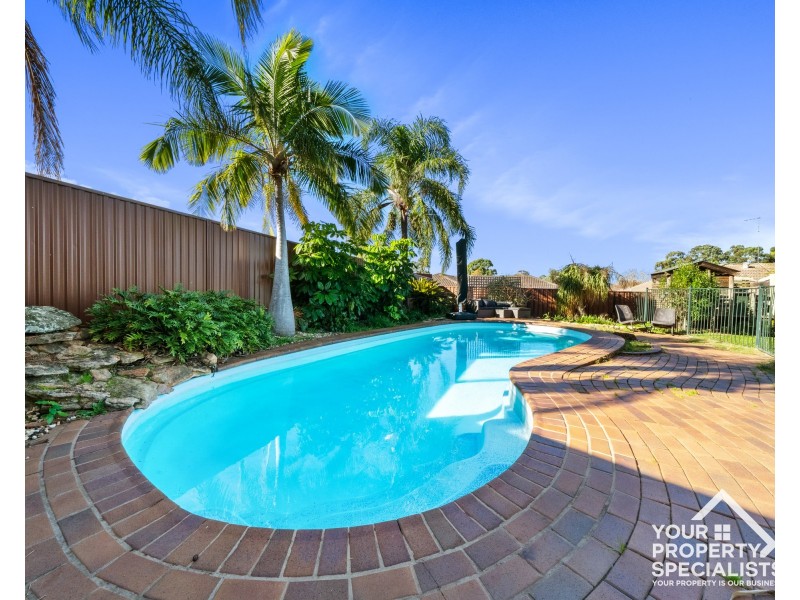 10 Thames Place, Kearns NSW 2558