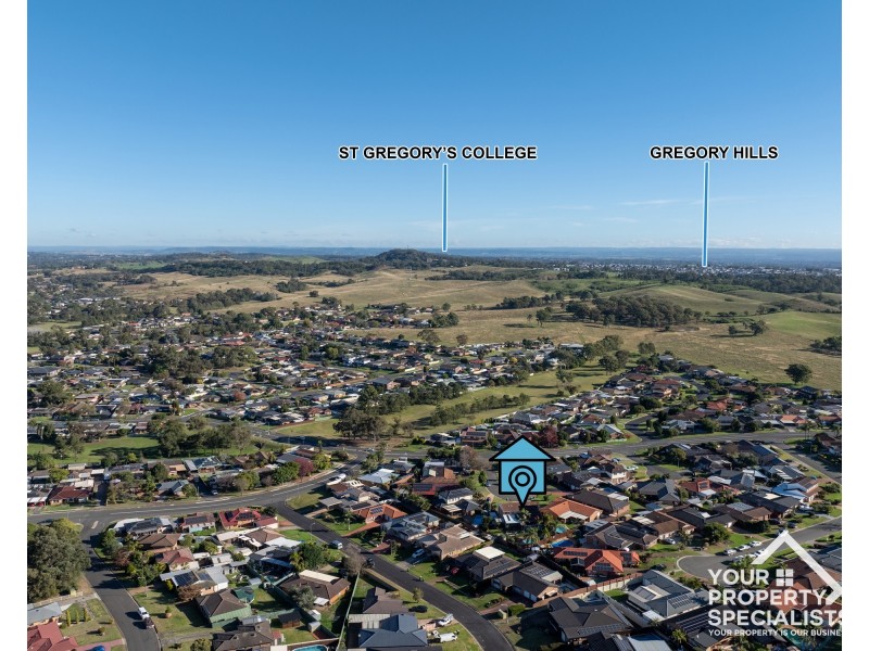 10 Thames Place, Kearns NSW 2558