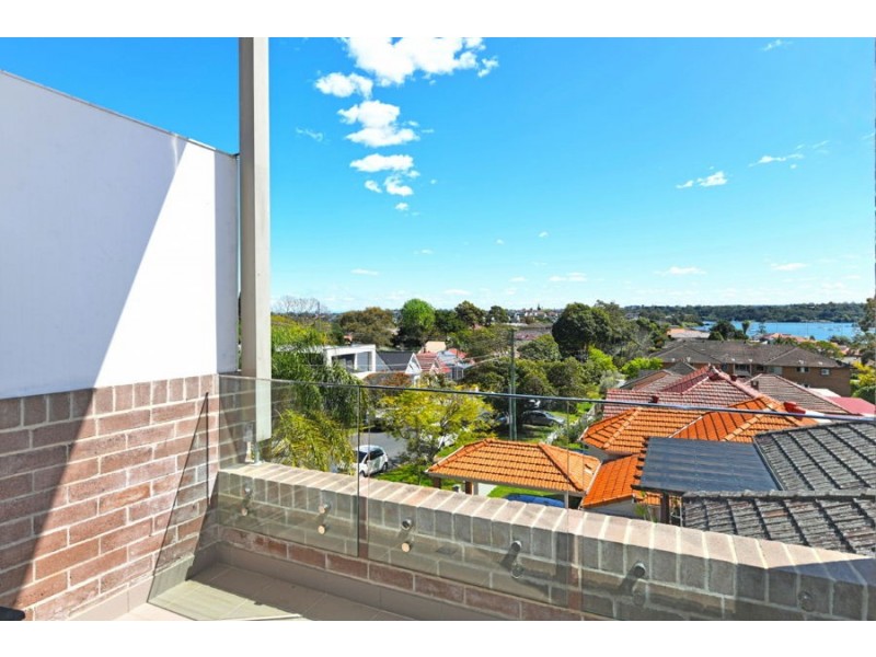 1/110 Lyons Road, Drummoyne NSW 2047
