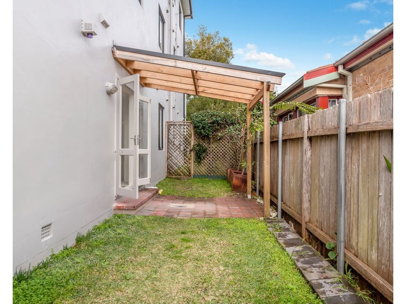 2/18 Lenthall Street, Kensington NSW 2033