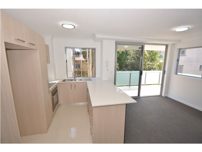 33 Loder Street, Biggera Waters QLD 4216