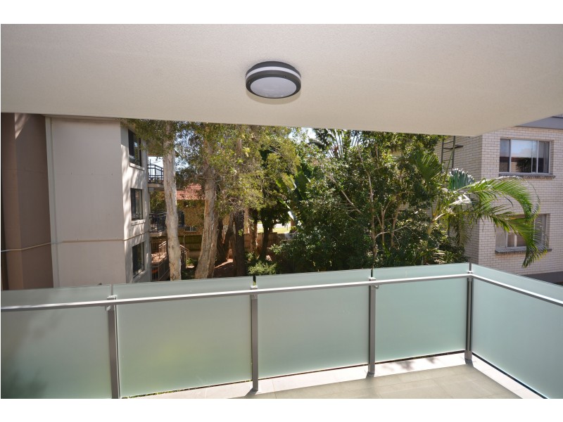 33 Loder Street, Biggera Waters QLD 4216