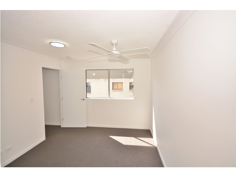 33 Loder Street, Biggera Waters QLD 4216