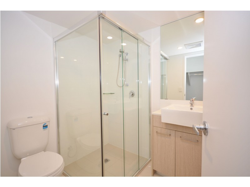 33 Loder Street, Biggera Waters QLD 4216