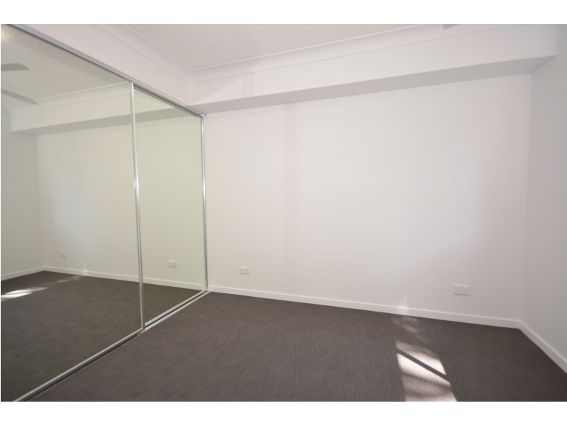 33 Loder Street, Biggera Waters QLD 4216