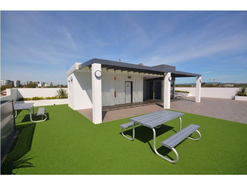 33 Loder Street, Biggera Waters QLD 4216