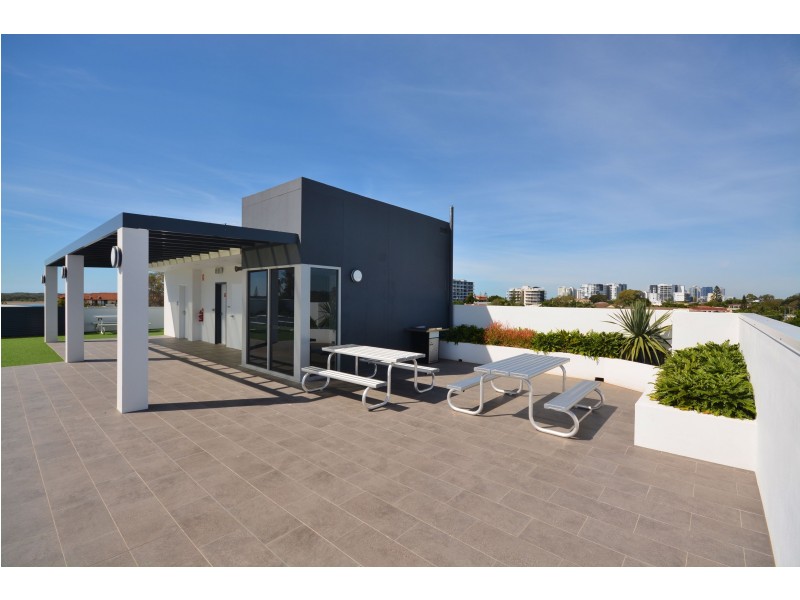 33 Loder Street, Biggera Waters QLD 4216