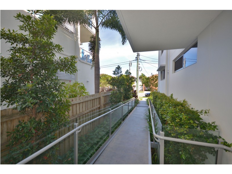 33 Loder Street, Biggera Waters QLD 4216