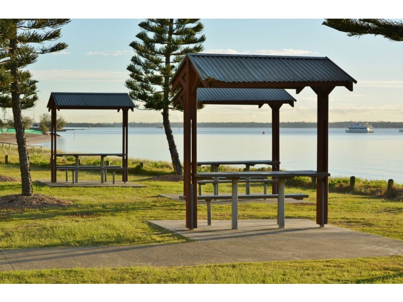 33 Loder Street, Biggera Waters QLD 4216