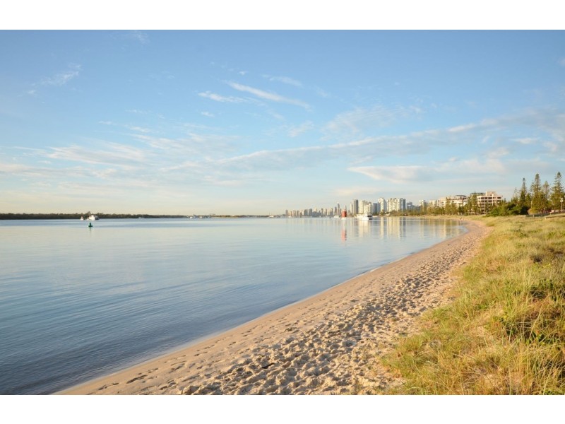 33 Loder Street, Biggera Waters QLD 4216