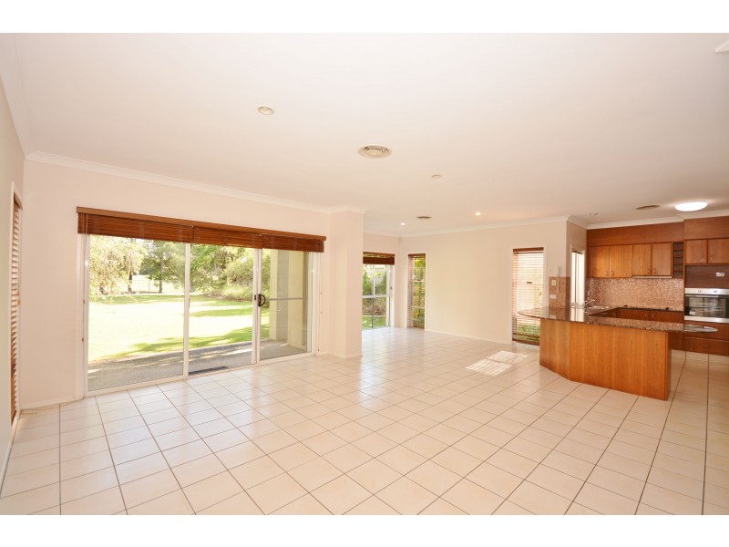 8394 Magnolia Drive East, Hope Island QLD 4212