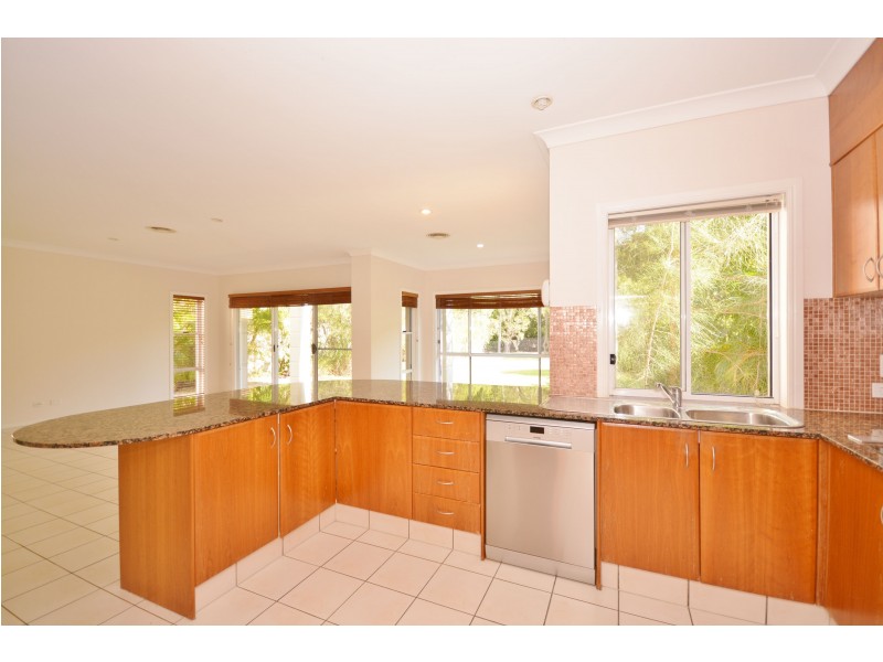 8394 Magnolia Drive East, Hope Island QLD 4212