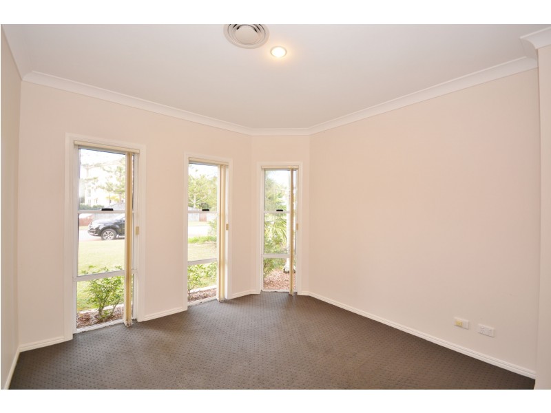 8394 Magnolia Drive East, Hope Island QLD 4212