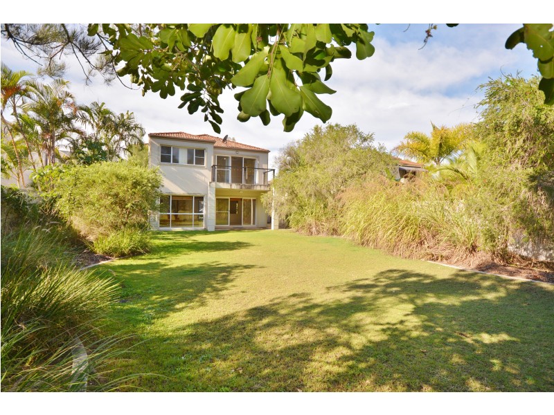 8394 Magnolia Drive East, Hope Island QLD 4212