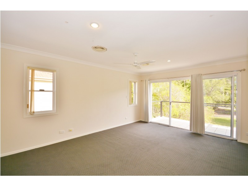 8394 Magnolia Drive East, Hope Island QLD 4212